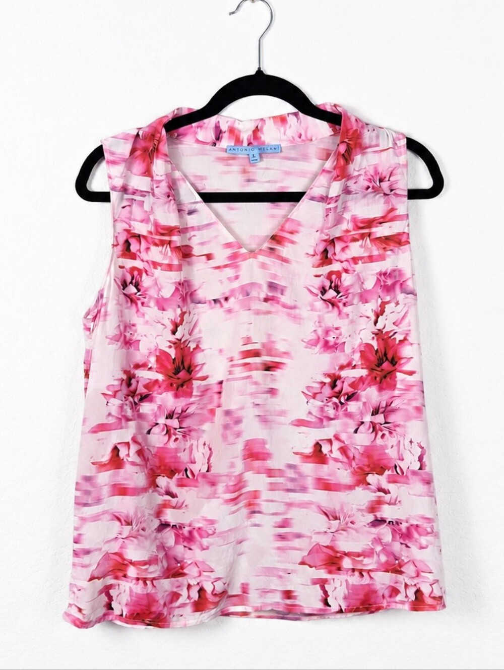 Antonio Melani 100% Silk Pink Floral Watercolor V Neck Sleeveless Blouse Top